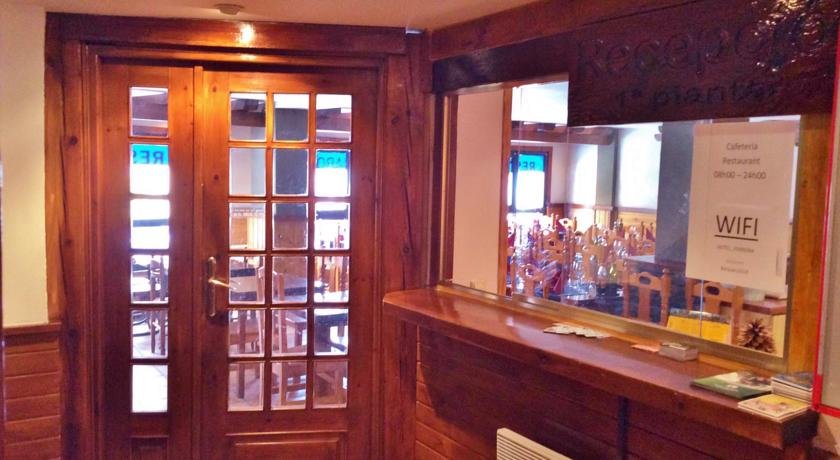 Somriu Hotel Refugi dels Isards